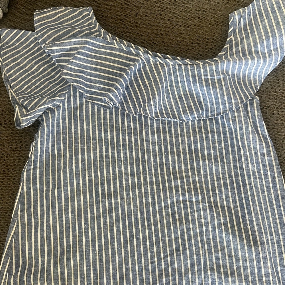 Madewell White and Blue Asymmetrical Ruffled Sleeveless Blouse